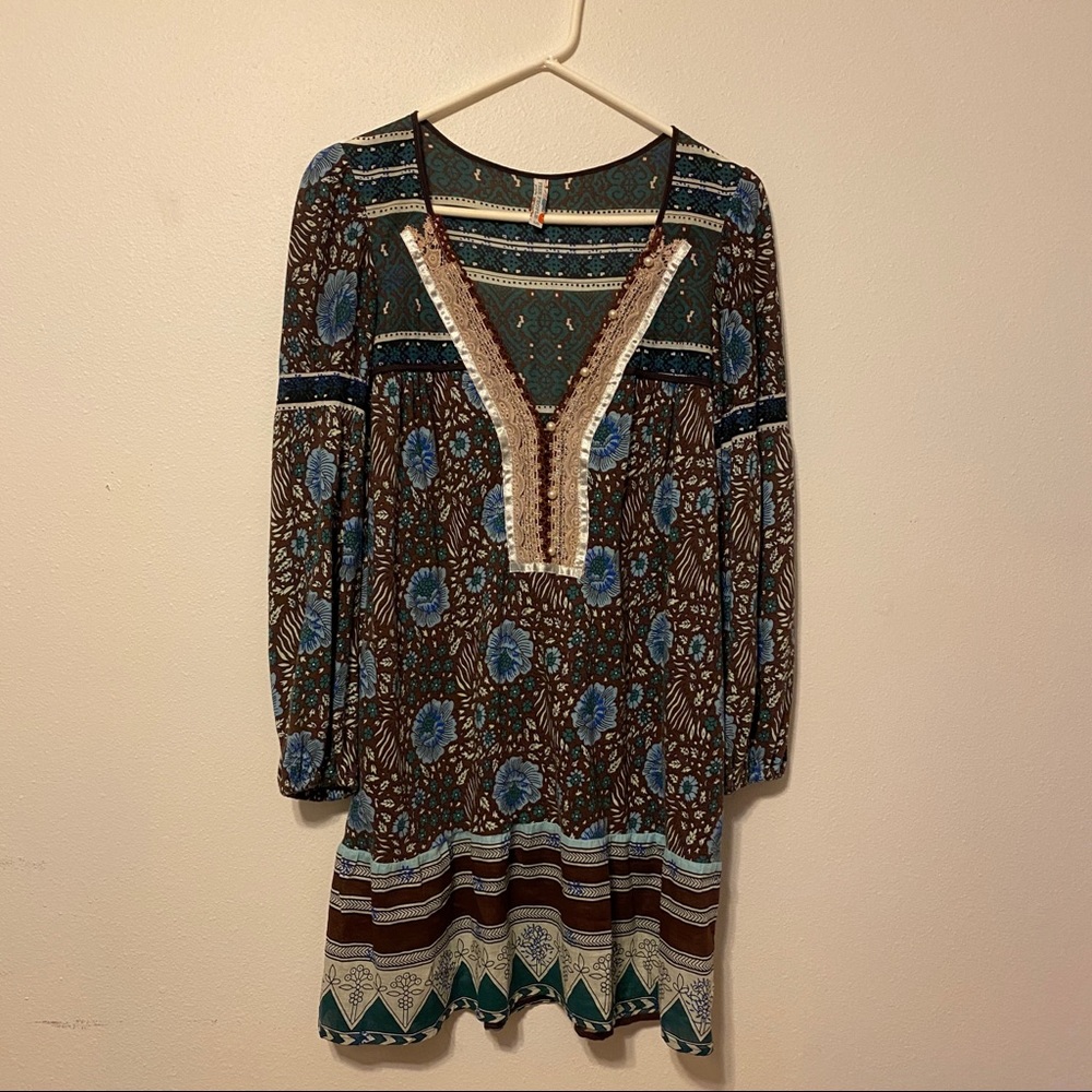 FREE PEOPLE SIZE LARGE BOHO TUNIC WITH EMBROIDERY